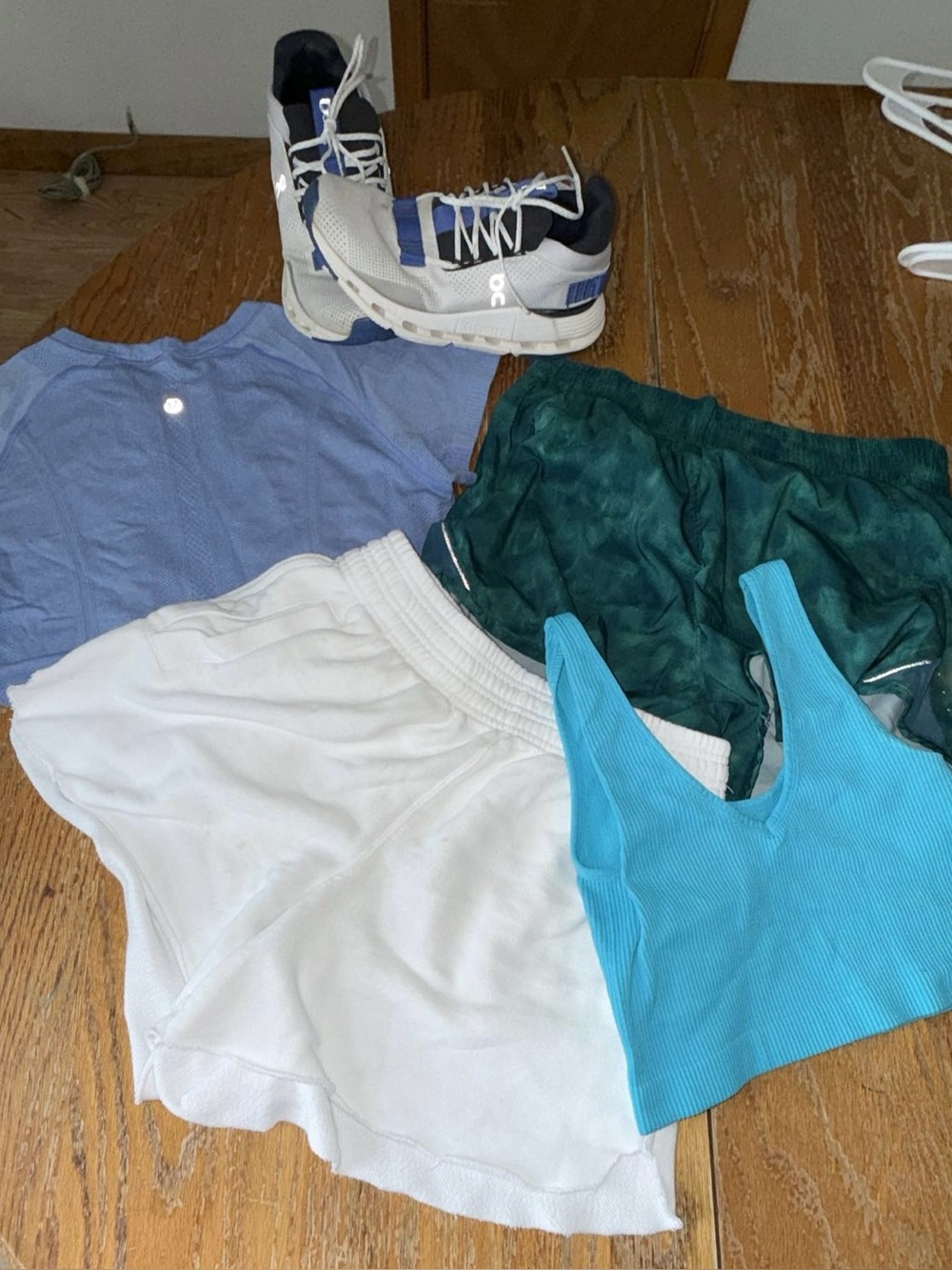 5 Piece Womans Name Brand Athletic Bundle Sizes Xs-Md